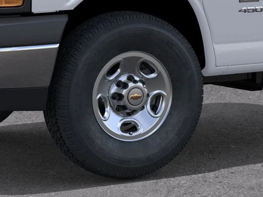 2025 Chevrolet Express Cutaway 3500 photo 1