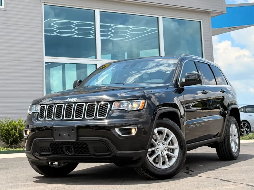 2021 Jeep Grand Cherokee Laredo photo 1