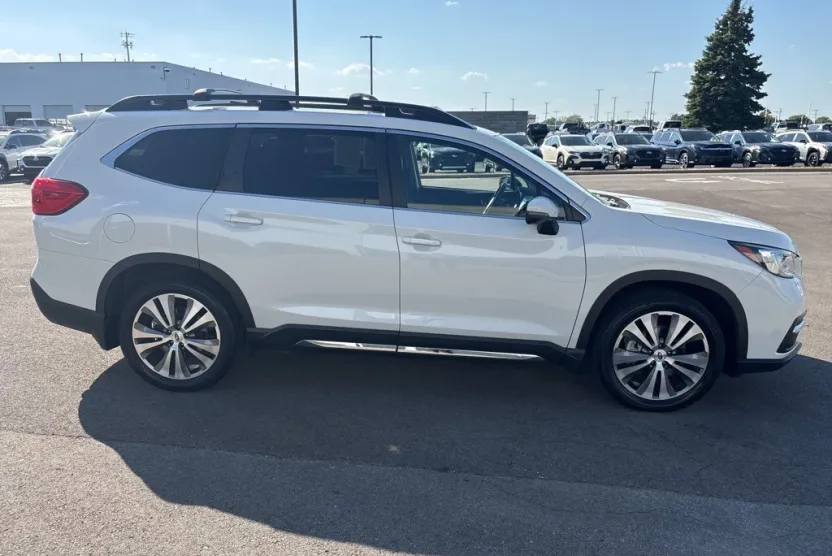 2022 Subaru Ascent Limited photo 1
