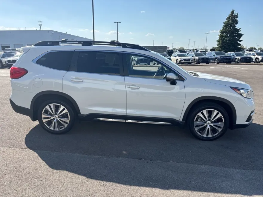2022 Subaru Ascent Limited photo 1