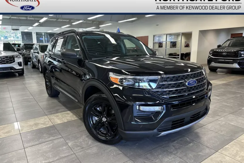 2022 Ford Explorer XLT photo 1