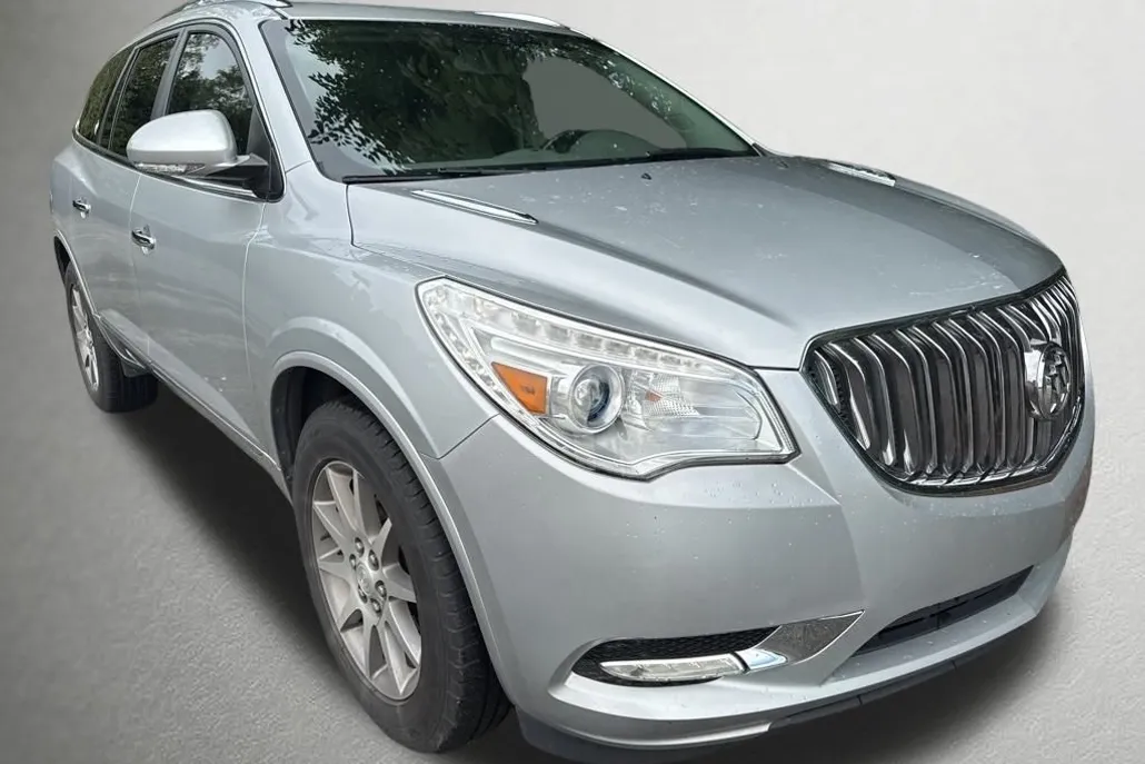 2017 Buick Enclave Convenience photo 1