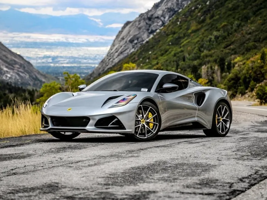 2024 Lotus Emira First Edition photo 1
