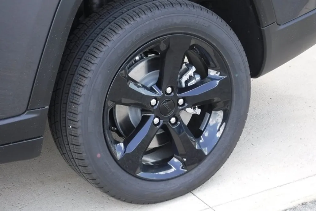 2025 Jeep Grand Cherokee Limited photo 1