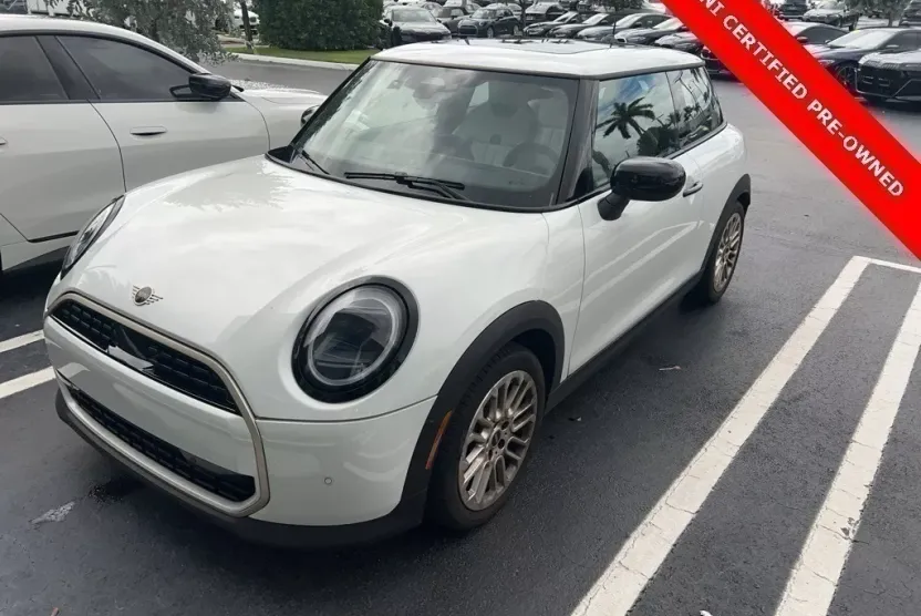 2025 Mini Cooper 2 Door Hardtop Signature photo 1