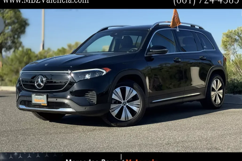 2023 Mercedes Benz EQB 300 4MATIC photo 1