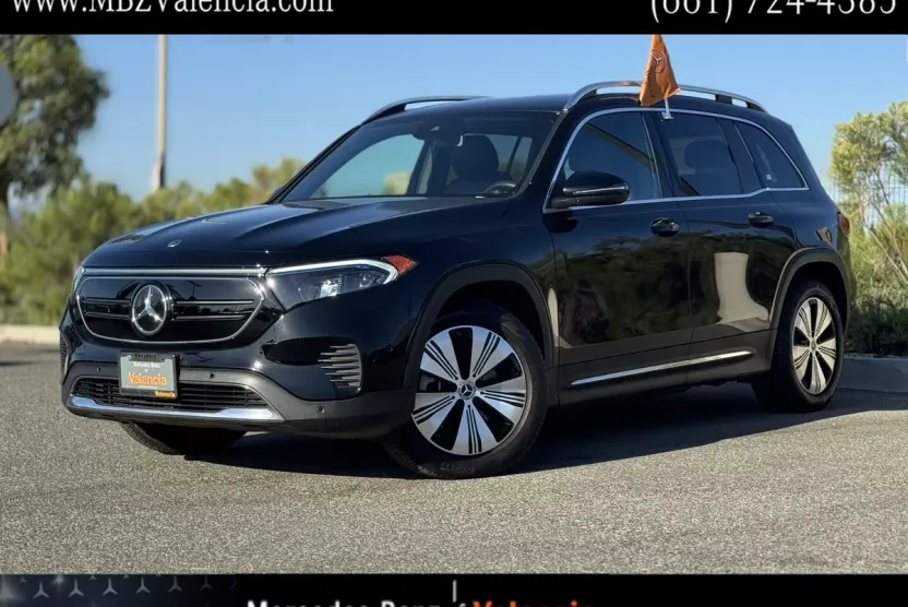 2023 Mercedes Benz EQB 300 4MATIC photo 1