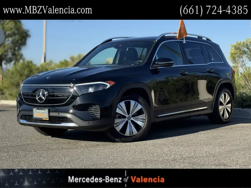 2023 Mercedes Benz EQB 300 4MATIC photo 1