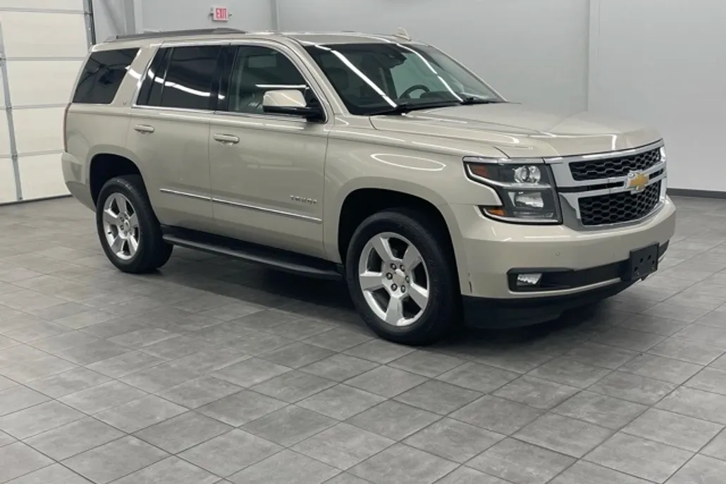2016 Chevrolet Tahoe LT photo 1