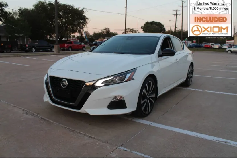 2021 Nissan Altima 2.5 SR photo 1