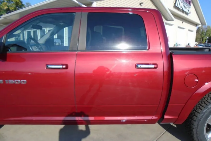2012 Ram 1500 SLT photo 1