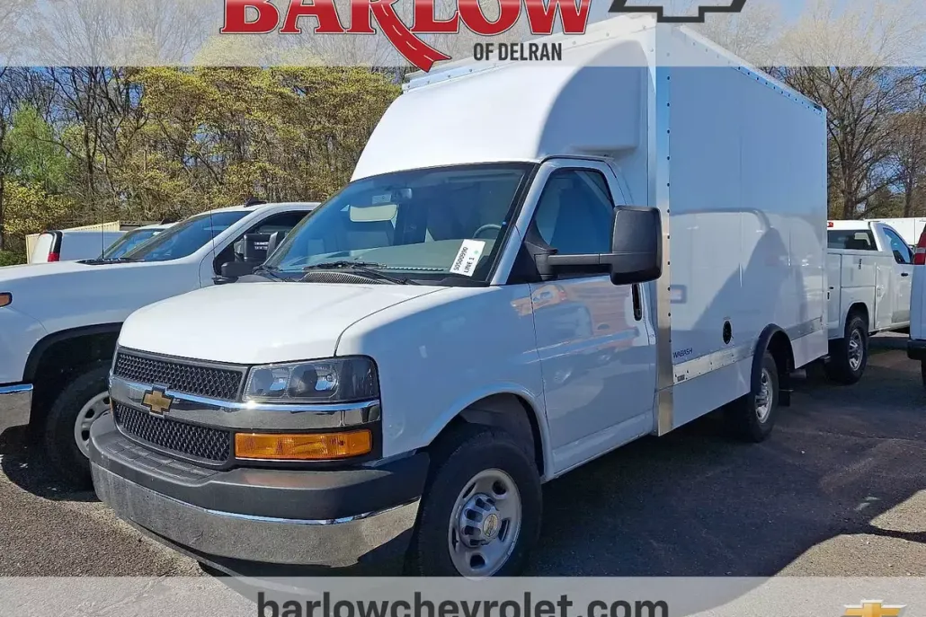 2025 Chevrolet Express Cutaway 3500 photo 1