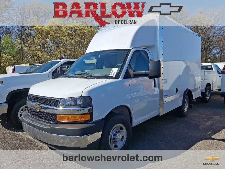 2025 Chevrolet Express Cutaway 3500 photo 1