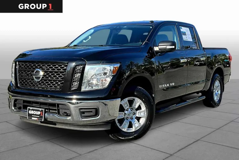 2019 Nissan Titan SV photo 1