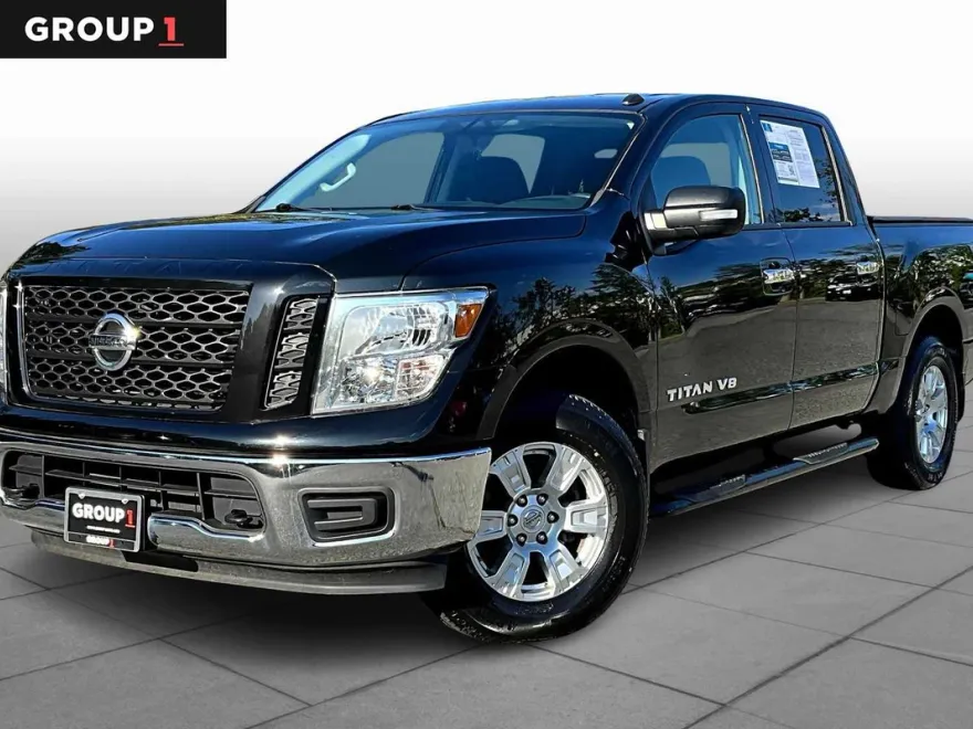 2019 Nissan Titan SV photo 1