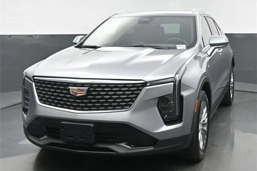 2024 Cadillac XT4 Premium Luxury photo 1