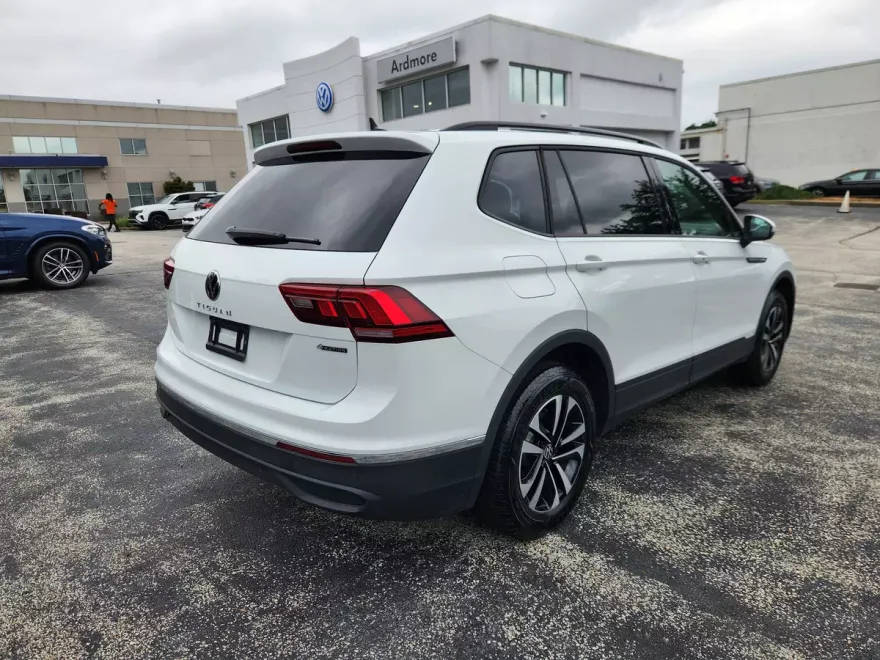 2024 Volkswagen Tiguan S photo 1
