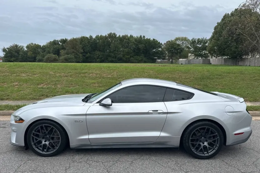 2018 Ford Mustang GT photo 1