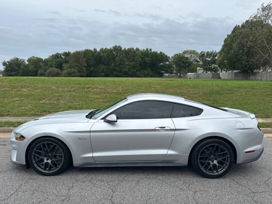 2018 Ford Mustang GT photo 1