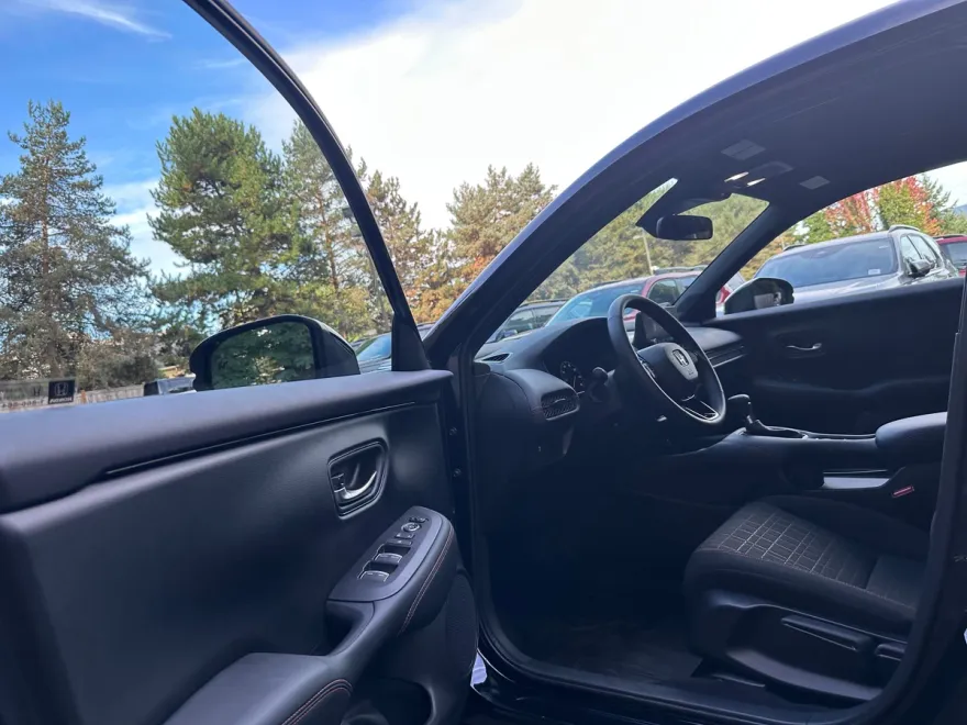 2025 Honda HR-V Sport photo 1