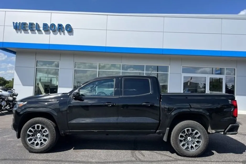 2023 Chevrolet Colorado Z71 photo 1