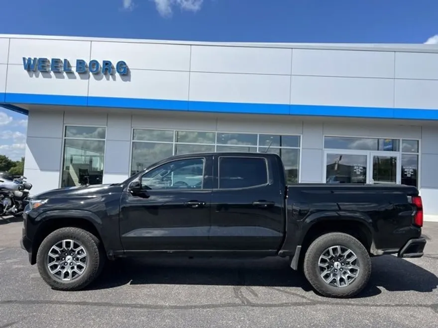 2023 Chevrolet Colorado Z71 photo 1
