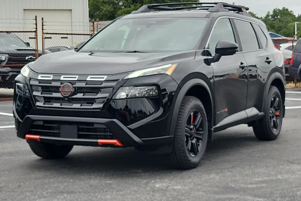 2026 Nissan Rogue SV photo 1