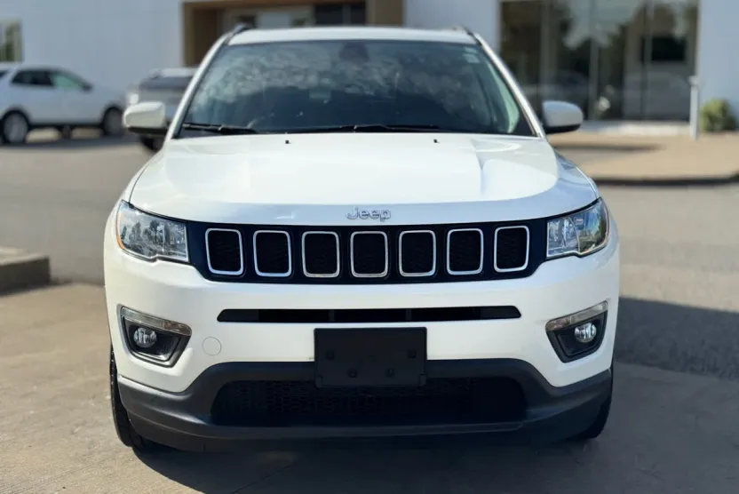 2021 Jeep Compass Latitude photo 1
