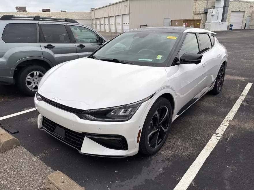 2023 Kia EV6 GT-Line photo 1