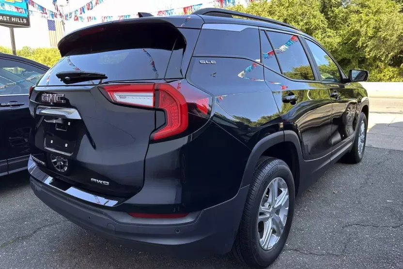 2022 Gmc Terrain SLE photo 1