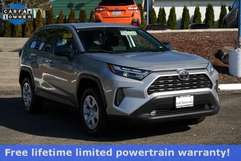 2024 Toyota RAV4 LE photo 1