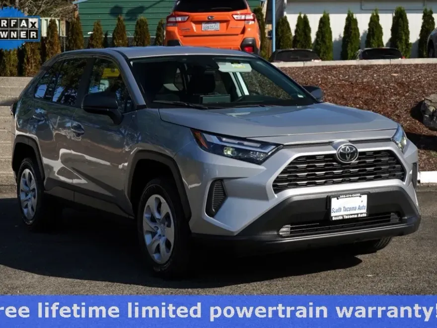 2024 Toyota RAV4 LE photo 1