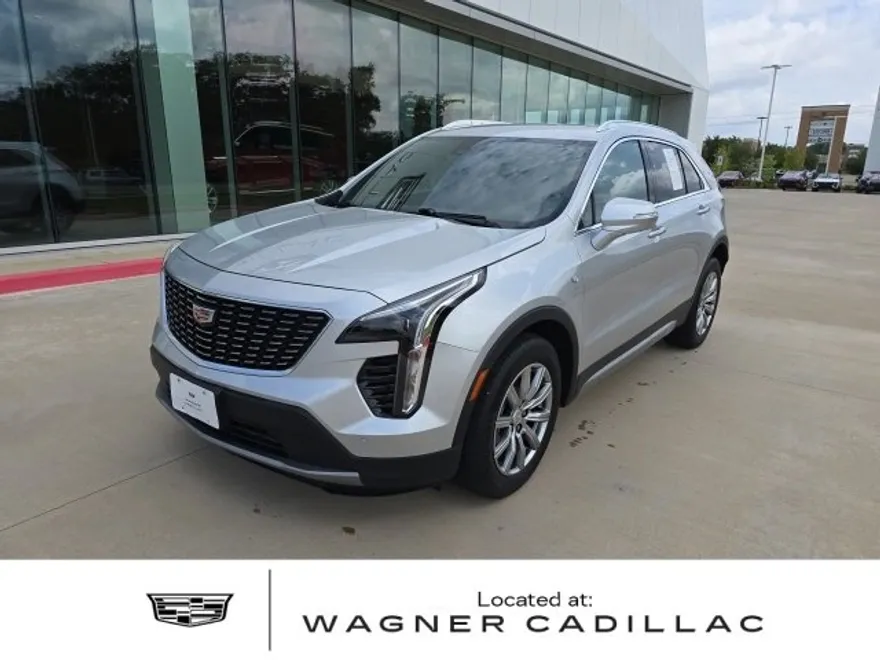 2022 Cadillac XT4 Premium Luxury photo 1