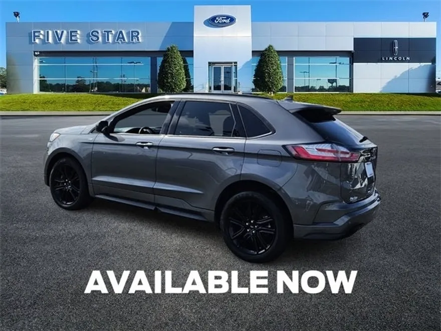2022 Ford Edge ST photo 5