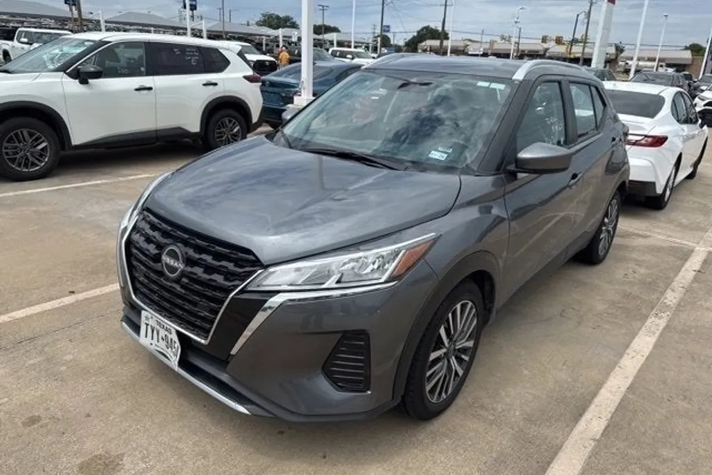 2024 Nissan Kicks SV photo 1