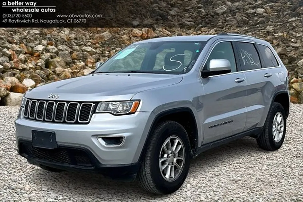 2019 Jeep Grand Cherokee Laredo E photo 1