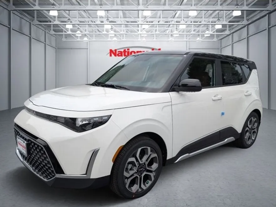2025 Kia Soul EX photo 1
