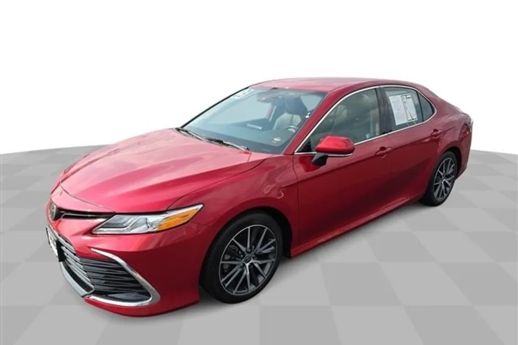 2023 Toyota Camry XLE photo 1