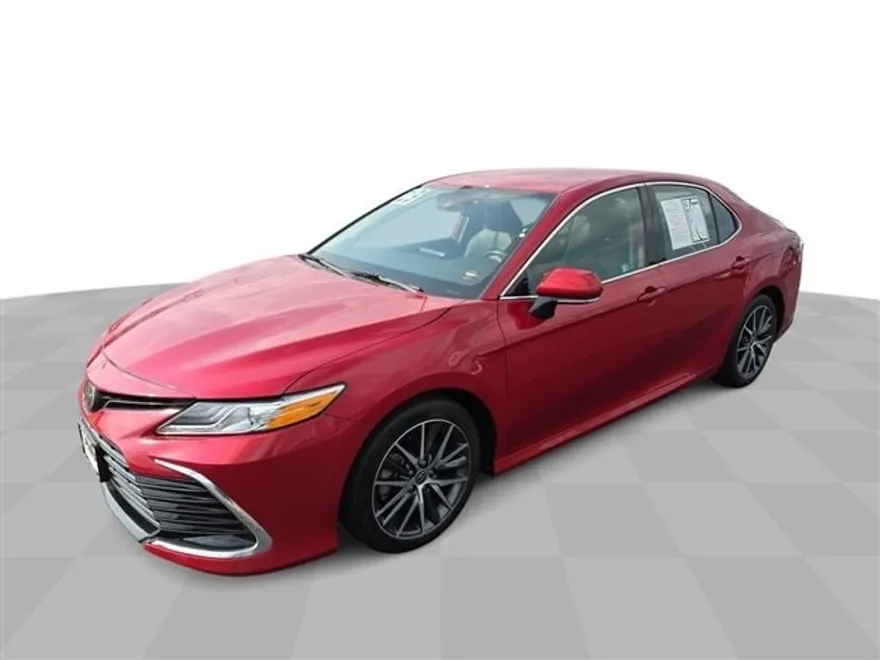 2023 Toyota Camry XLE photo 1