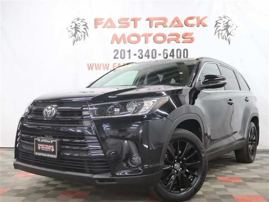 2019 Toyota Highlander SE photo 1