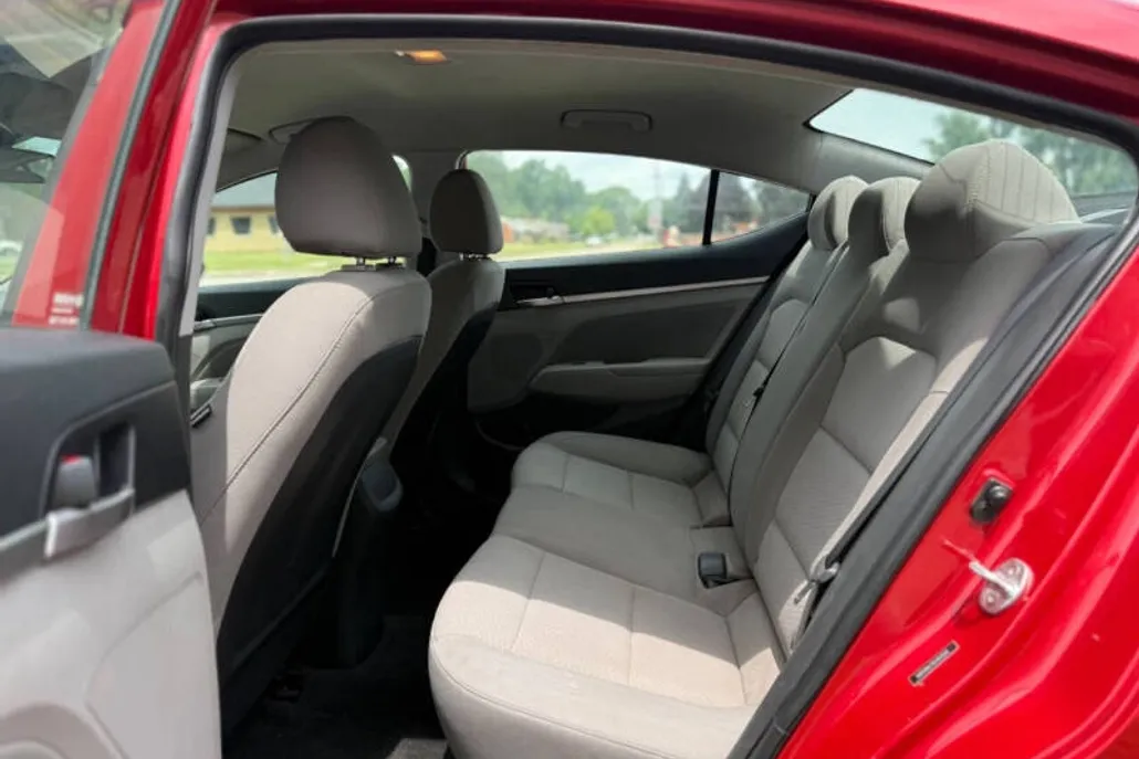 2020 Hyundai Elantra Limited photo 1