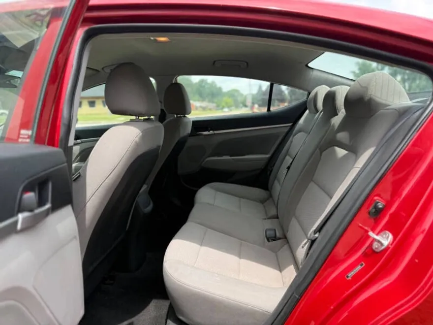 2020 Hyundai Elantra Limited photo 1