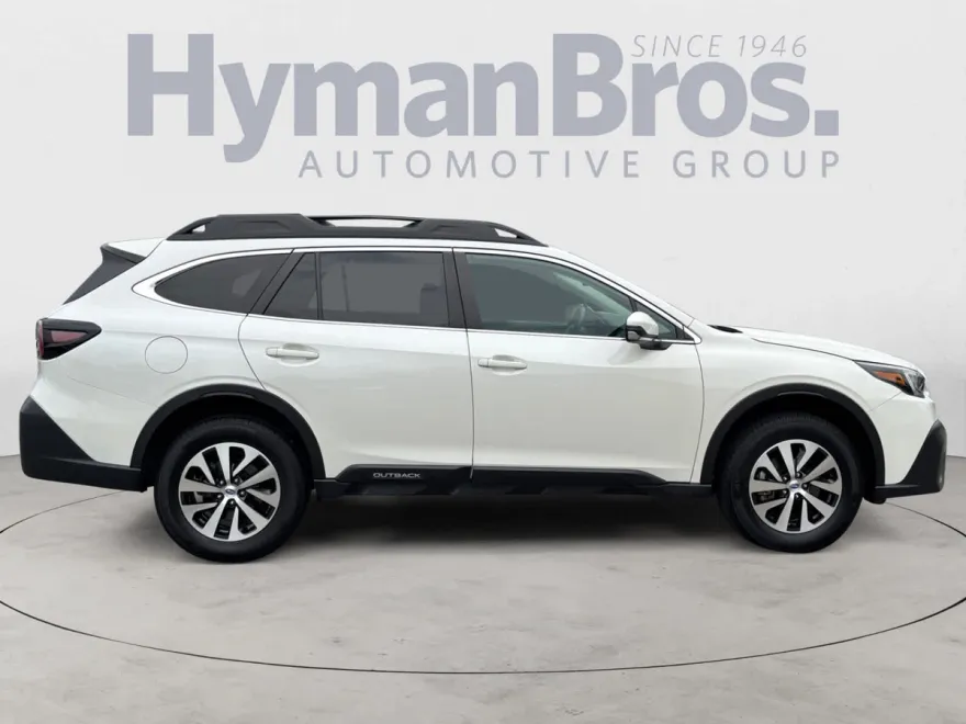 2022 Subaru Outback Premium photo 1