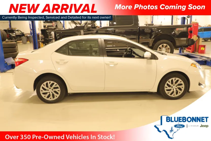 2017 Toyota Corolla Base photo 1