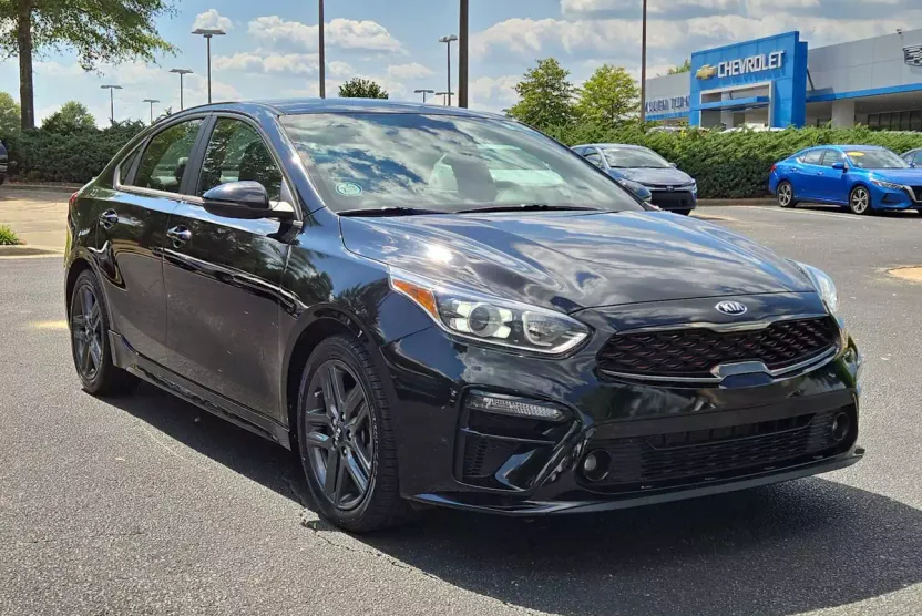 2021 Kia Forte GT-Line photo 1