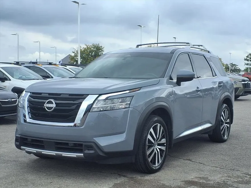 2024 Nissan Pathfinder Platinum photo 1