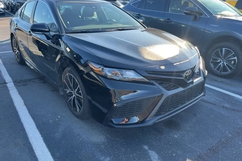 2023 Toyota Camry SE photo 1