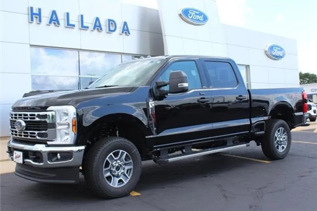 2025 Ford F-350 XLT photo 1