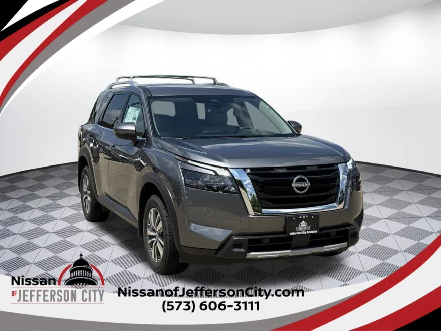 2025 Nissan Pathfinder SL photo 1