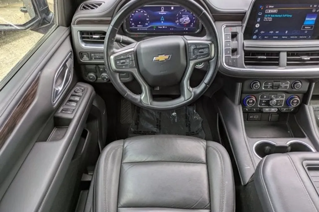 2022 Chevrolet Tahoe LT photo 1